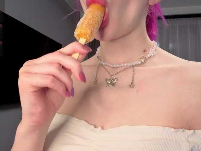 Alice-World8's BongaCams show and profile