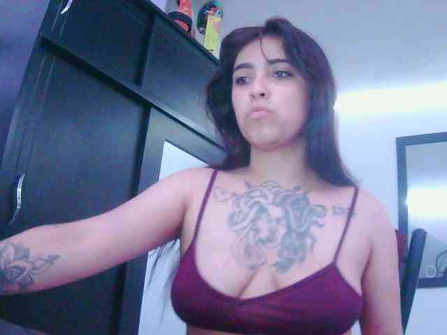 adri-gomez1 webcam