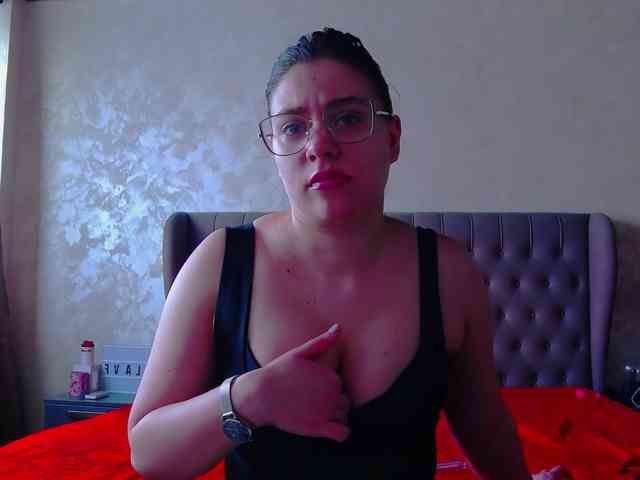 MadelynVelure webcam