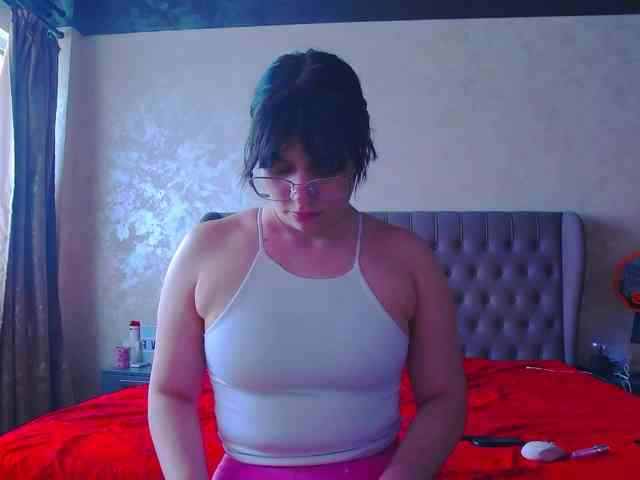 MadelynVelure webcam