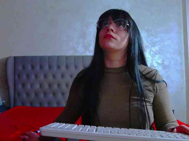 MadelynVelure webcam