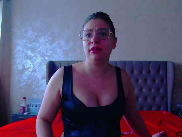 MadelynVelure webcam