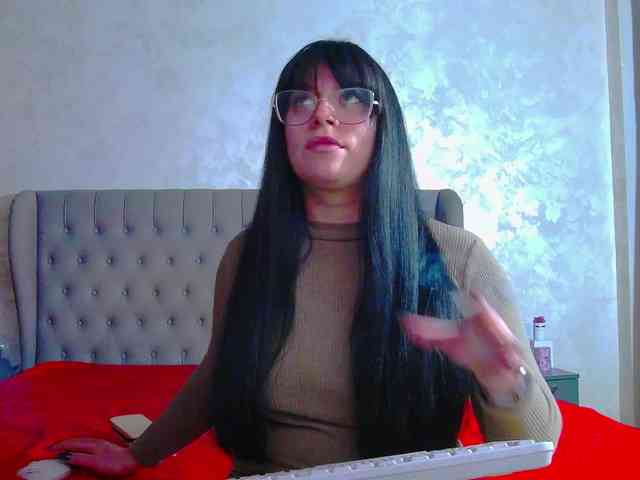 MadelynVelure webcam