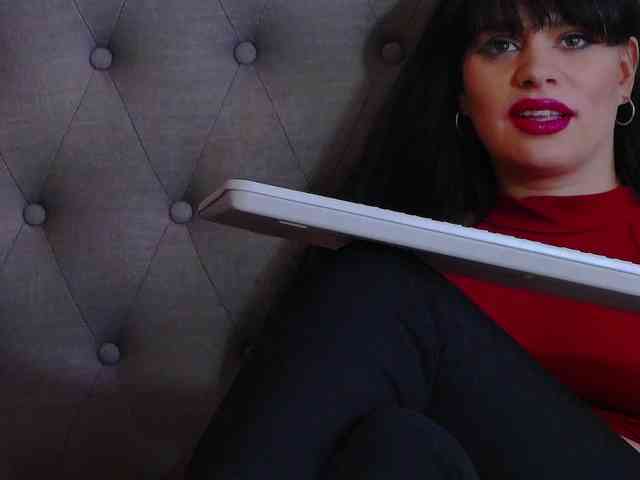 MadelynVelure webcam