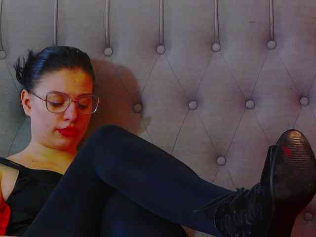 MadelynVelure webcam