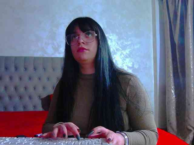 MadelynVelure webcam