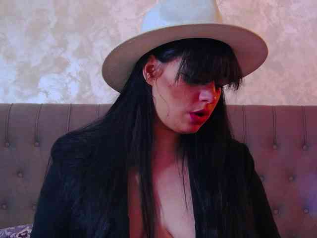 MadelynVelure webcam