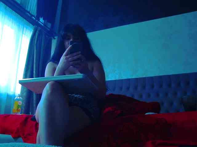 MadelynVelure webcam