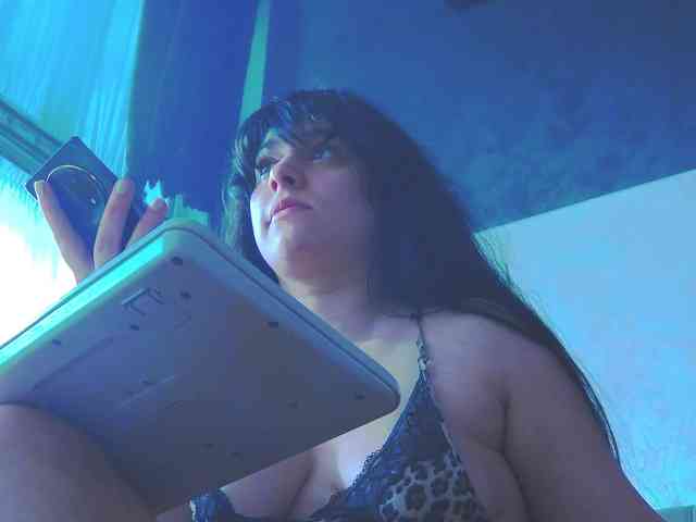 MadelynVelure webcam