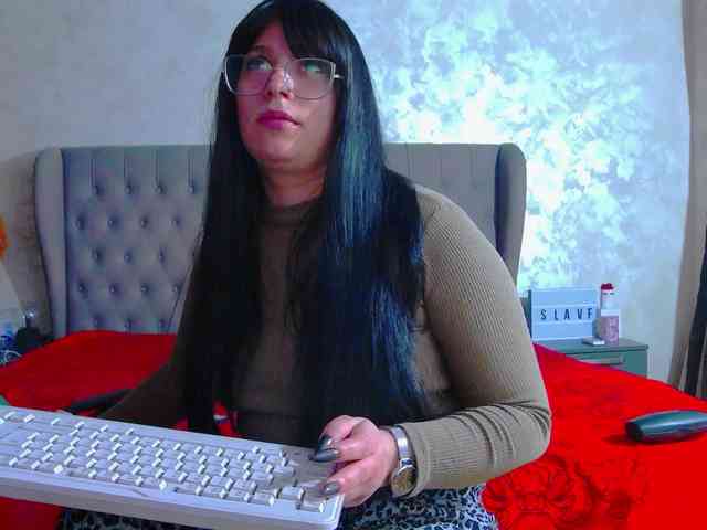 MadelynVelure webcam