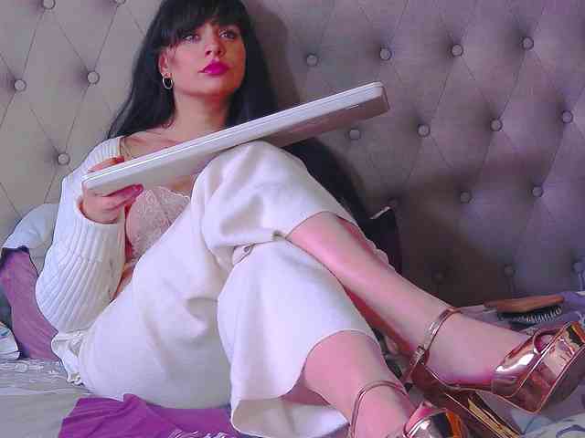 MadelynVelure webcam