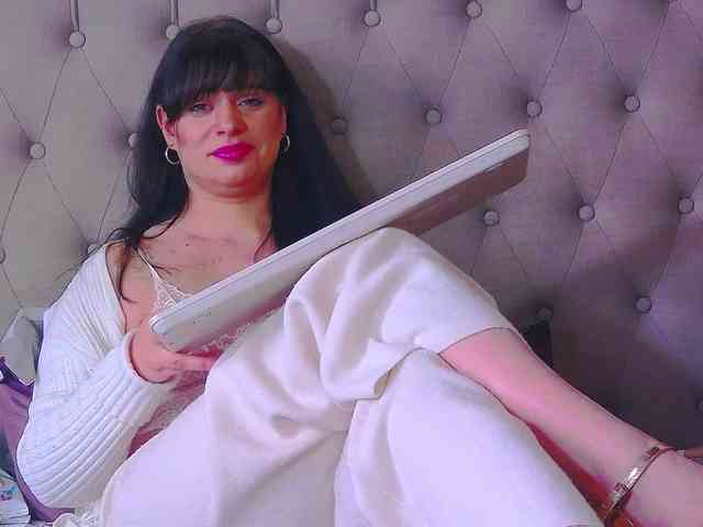 MadelynVelure webcam