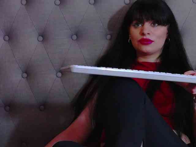 MadelynVelure webcam