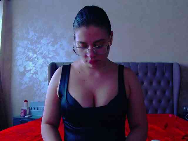 MadelynVelure webcam