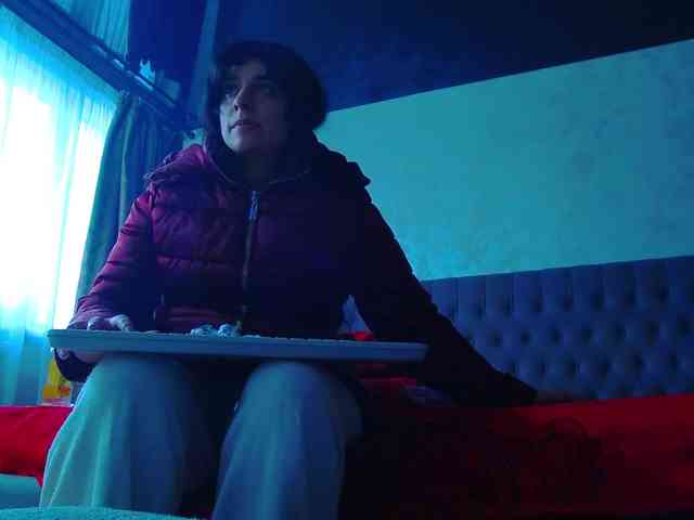 MadelynVelure webcam