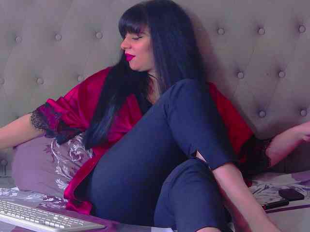 MadelynVelure webcam