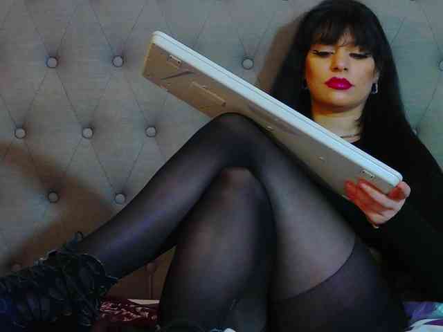 MadelynVelure webcam