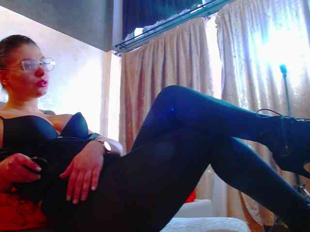 MadelynVelure webcam