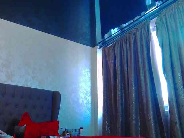 MadelynVelure webcam