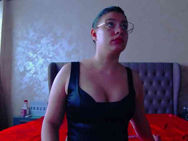 MadelynVelure webcam