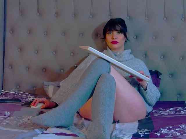 MadelynVelure webcam