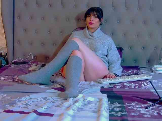 MadelynVelure webcam