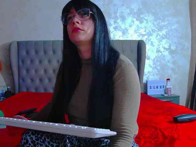 MadelynVelure webcam