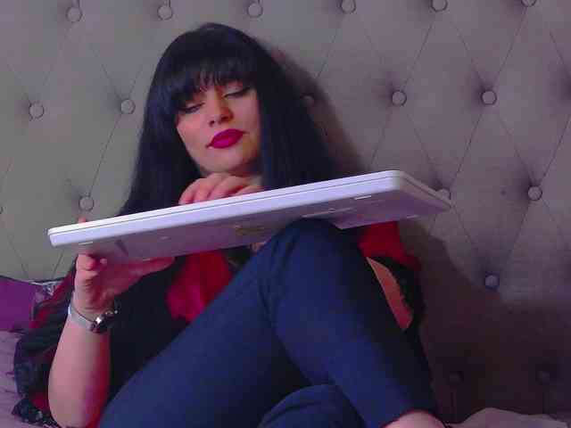 MadelynVelure webcam