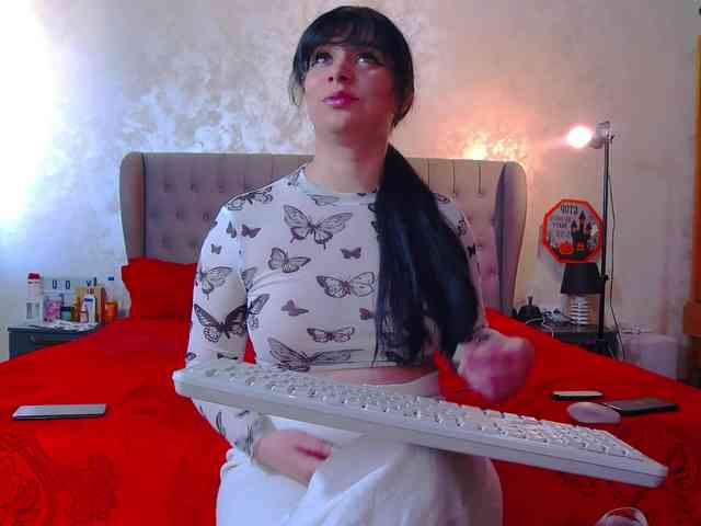 MadelynVelure webcam