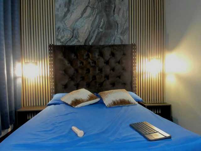 alyra-moon Live Cam on BongaCams