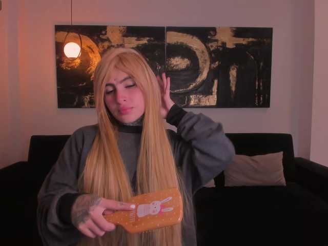 CarlaBrunni's BongaCams show and profile