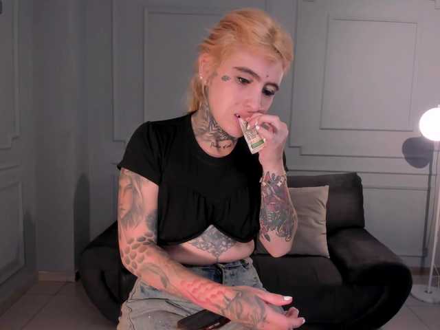 CarlaBrunni's BongaCams show and profile