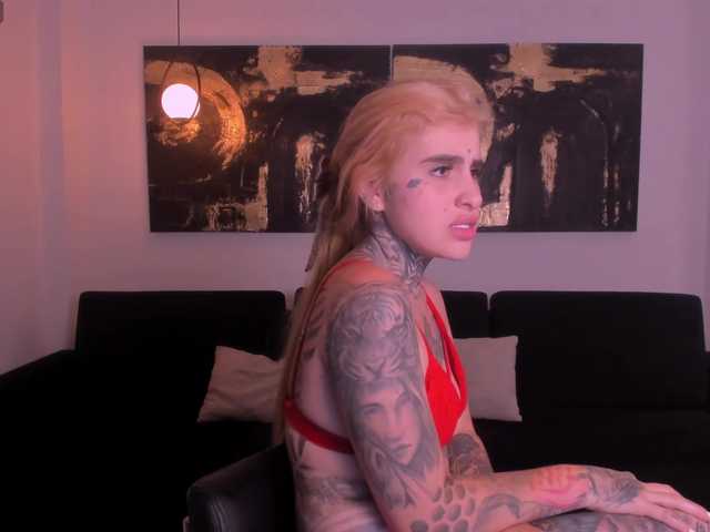 CarlaBrunni's BongaCams show and profile