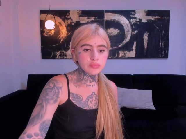 CarlaBrunni's BongaCams show and profile