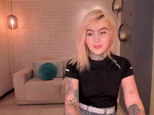 CarlaBrunni Live Webcam on BongaCams