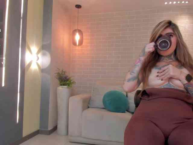 CarlaBrunni webcam