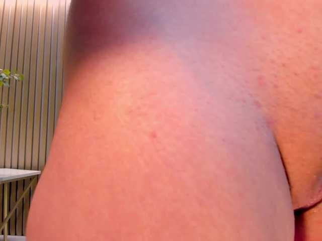 SophieLanne's BongaCams show and profile