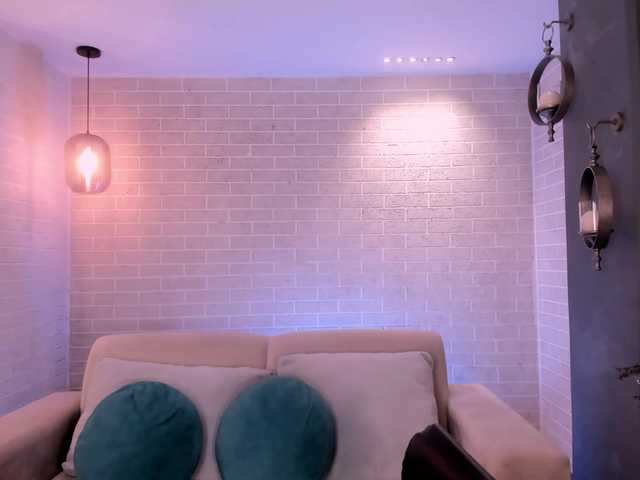 SophieLanne's BongaCams show and profile