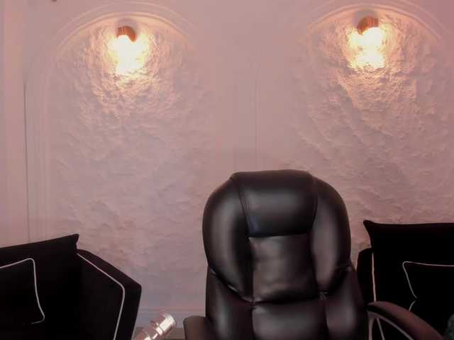 SophieLanne's BongaCams show and profile