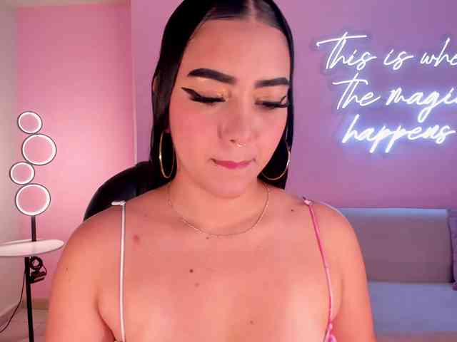 SophieLanne Live Webcam on BongaCams