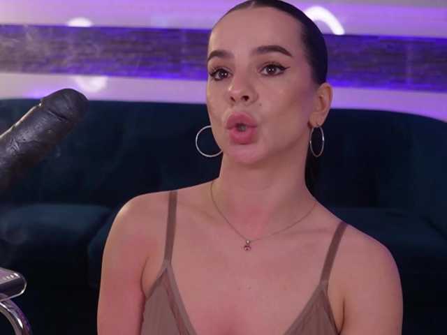 Miss-Denisse's BongaCams show and profile