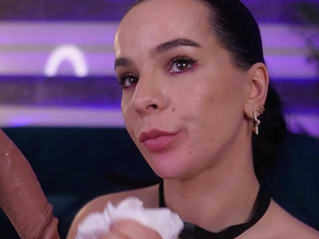 Miss-Denisse's BongaCams show and profile