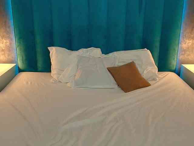 SkinnyJennifer webcam