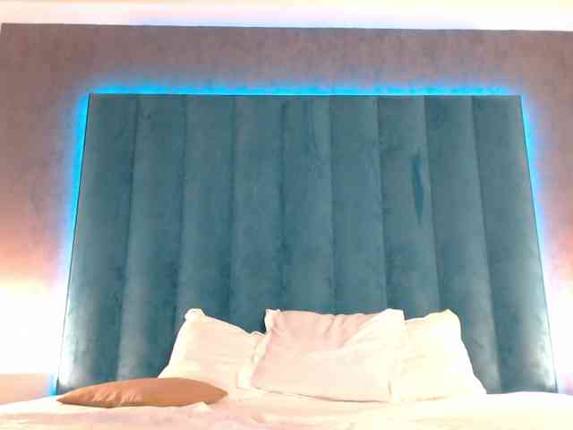 SkinnyJennifer webcam