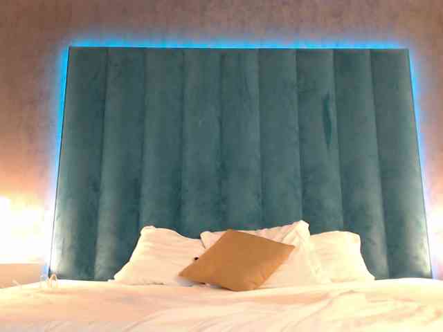 SkinnyJennifer webcam