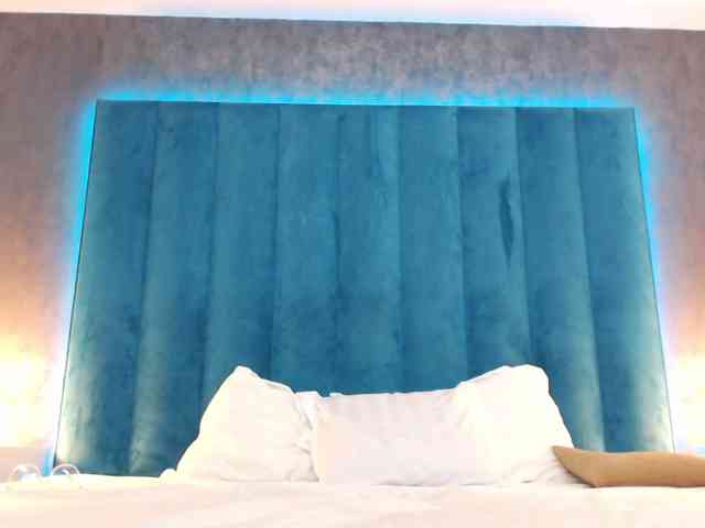 SkinnyJennifer webcam