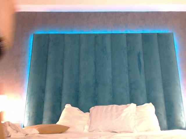 SkinnyJennifer webcam