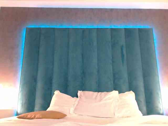 SkinnyJennifer webcam