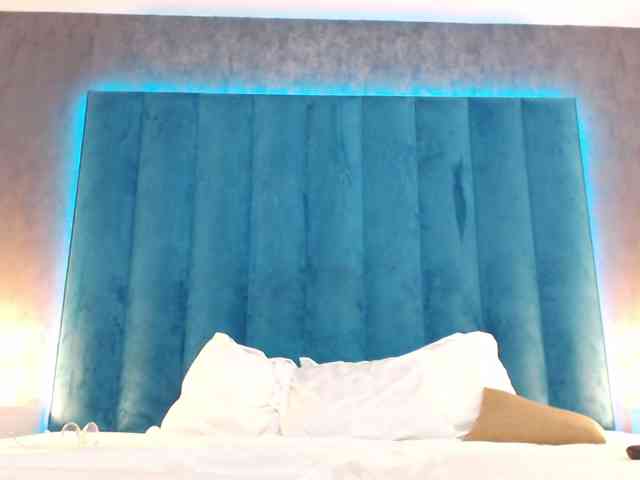 SkinnyJennifer webcam