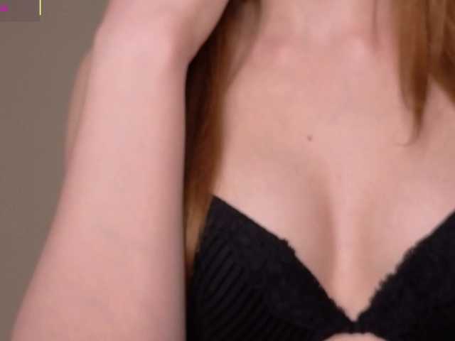 le modèle Randakardo est en webcam porno dans un show sur le site bongacams, il possède les tags suivants: White/Caucasian,Redhead,Shaved